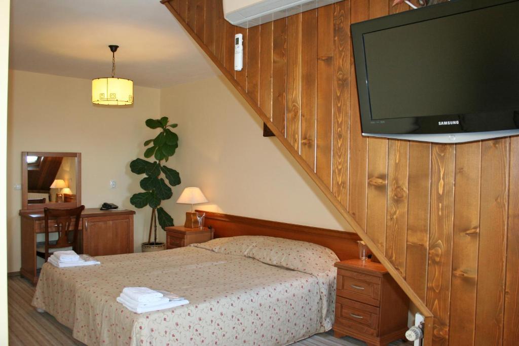 Family Hotel Zora Razlog Room photo