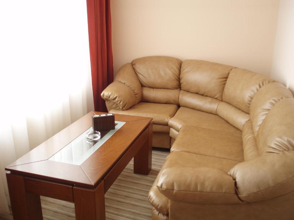 Family Hotel Zora Razlog Room photo